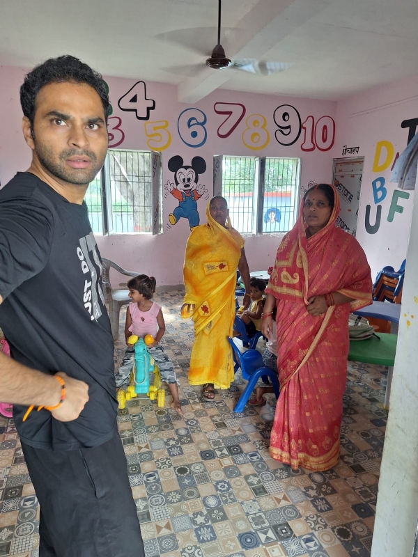 फोटो जिलाधिकारी निरीक्षण करते