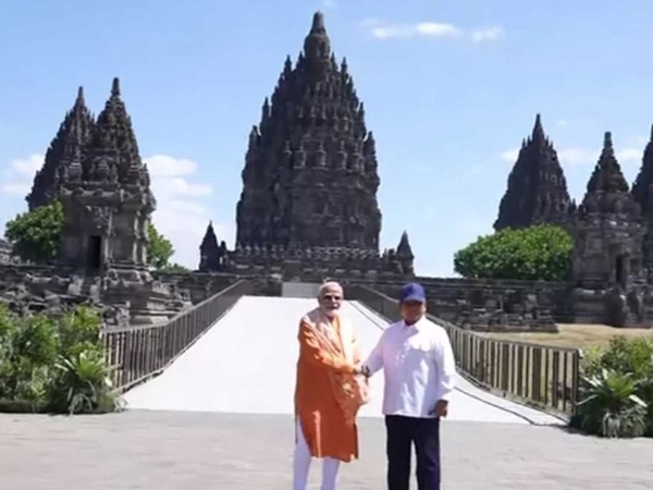 इंडोनेशिया में बुधवार को भारतीय प्रधानमंत्री नरेन्द्र मोदी और इंडोनेशियाई राष्ट्रपति सुबियांतो एकसाथ प्रम्बानन मंदिर पहुंचे। फोटो - इंटरनेट मीडिया