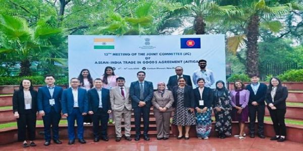 भारत और आसियान देशों के बीच बैठक का जारी फोटो