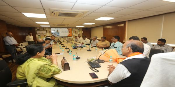 पीडब्ल्यूडी मंत्री डॉ. अजय कुमार पोद्दार ने मैकिन्टॉश बर्न लिमिटेड का किया निरीक्षण