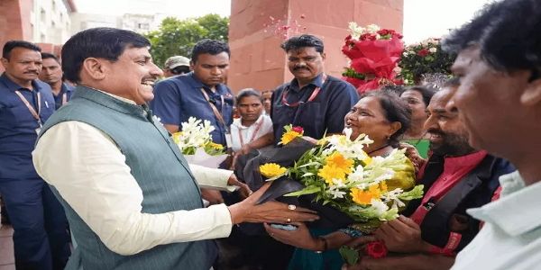 दस साल बाद पदोन्नति प्रक्रिया शुरू होने पर मंत्रालय में मुख्यमंत्री डॉ. यादव का स्वागत, कर्मचारियों ने जताया आभार