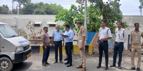 बरेली में स्कूल वाहनों पर परिवहन विभाग ने की कार्रवाई, 29 के वाहनाें के चालान