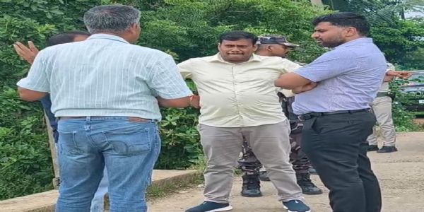 अरोरा नहर के मरम्मत कार्य का एसडीओ और विधायक ने किया निरीक्षण