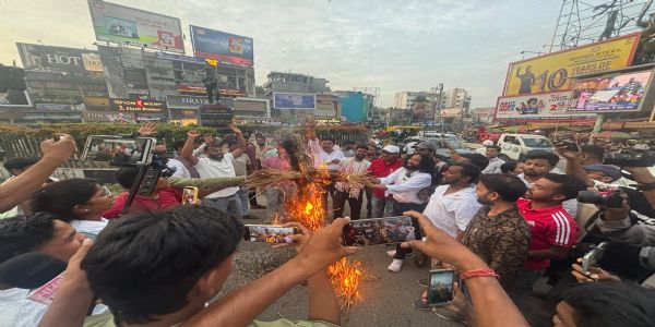जेएलकेएम ने जेपीएससी अध्यक्ष का फूंका पुतला