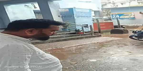 शराब के नशे में हंगामा करते सीएचसी के प्रधान लिपिक गिरफ्तार