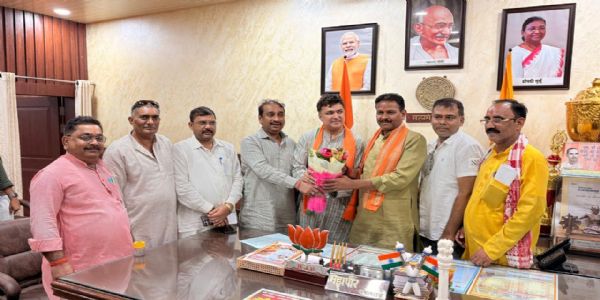 प्रेरणा पार्क के भव्य अनावरण की सफलता पर महापौर को विधायकों ने दी बधाई, विकास कार्यों की सराहना