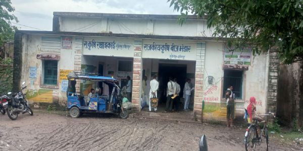 किसानों को मिले उन्नत उड़द के बीज