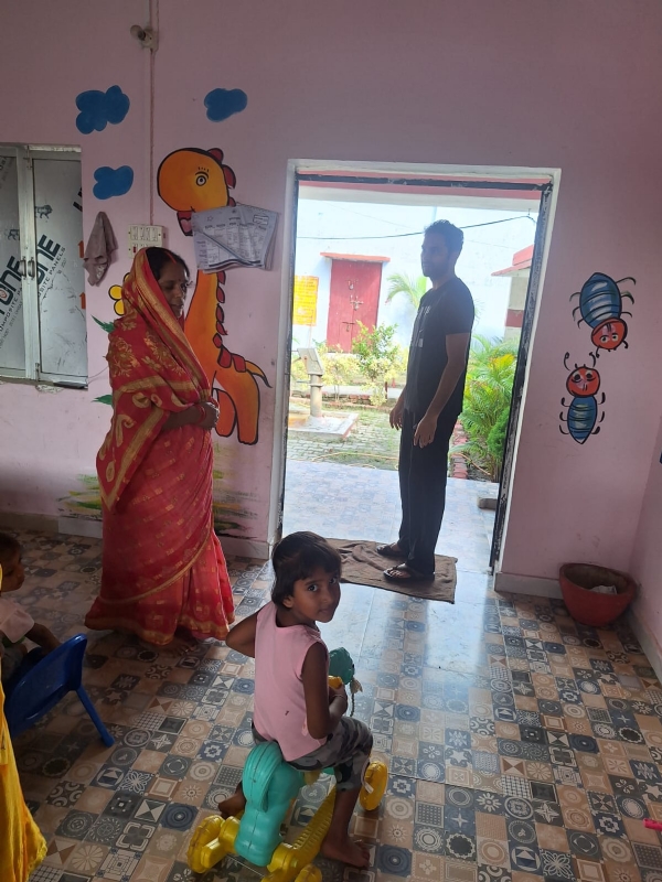 फोटो जिलाधिकारी निरीक्षण करते