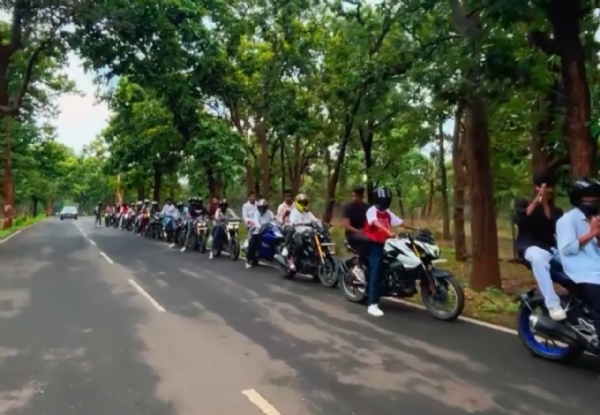 बाइकर्स गैंग का huddang