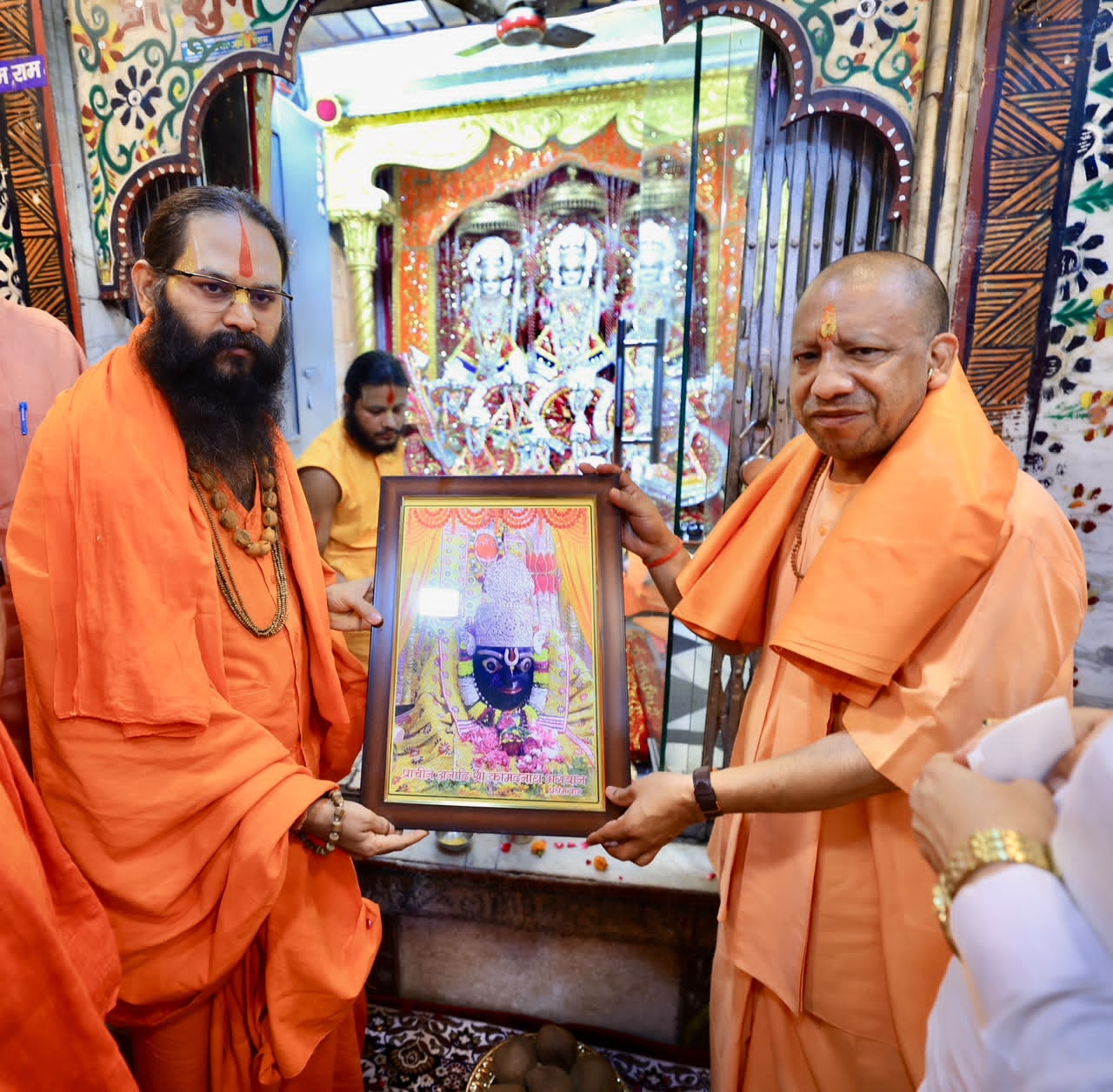 *मुख्यमंत्री योगी आदित्यनाथ ने भगवान श्री कामतानाथ का दर्शन कर की प्रदेश की सुख-समृद्धि एवं जनकल्याण की कामना* *मुख्यमंत्री योगी आदित्यनाथ ने भगवान श्री कामतानाथ का दर्शन कर की प्रदेश की सुख-समृद्धि एवं जनकल्याण की कामना*