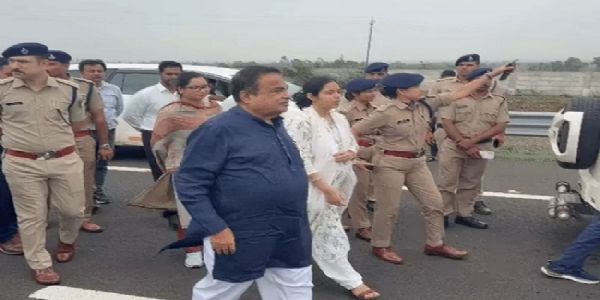 केन्द्रीय मंत्री गडकरी ने मप्र के रतलाम जिले में दिल्ली-मुंबई एक्सप्रेस-वे का किया निरीक्षण