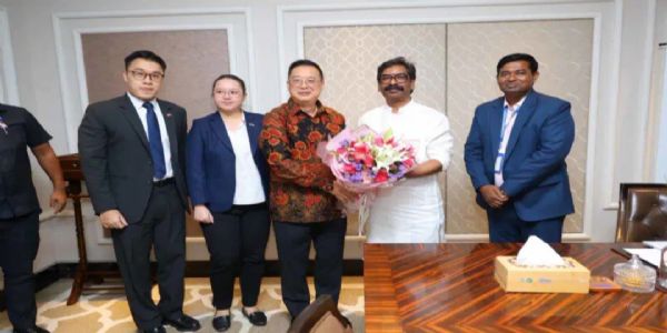 मुख्यमंत्री ने झारखंड में निवेश बढ़ाने पर सिंगापुर के उच्चायुक्त से की वार्ता