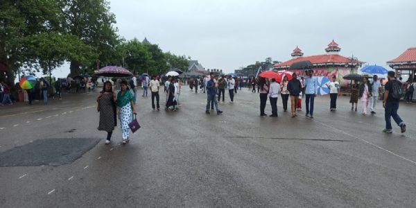 हिमाचल में 15 जुलाई तक भारी बारिश का येलो अलर्ट, लारजी बांध से अतिरिक्त पानी छोड़ने की चेतावनी
