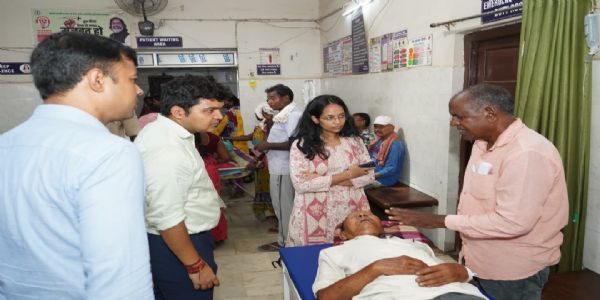 उपायुक्त ने सदर अस्पताल के इमरजेंसी वार्ड का किया औचक निरीक्षण, मरीजों से लिया फीडबैक