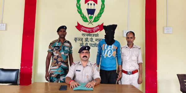 चोरी की बाइक के साथ आरोपित गिरफ्तार