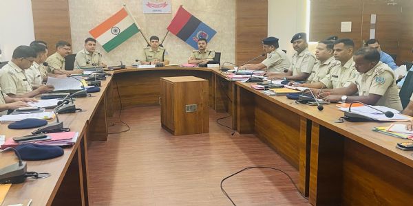 संगठित अपराध से जुड़े लोगों की बनाएं सूची, सभी पर रखें नजर : एसपी