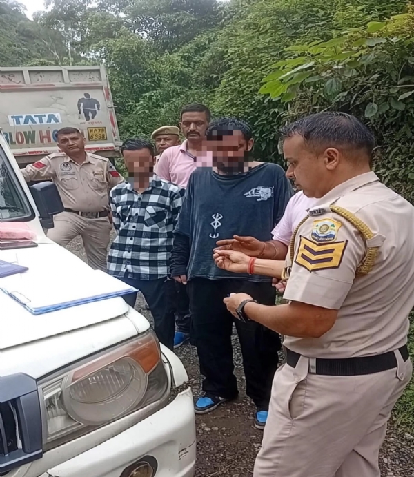 रेणुका जी पुलिस की कार्रवाई: 3.15 ग्राम चिट्टे के साथ 2 युवक गिरफ्तार रेणुका जी पुलिस की कार्रवाई: 3.15 ग्राम चिट्टे के साथ 2 युवक गिरफ्तार