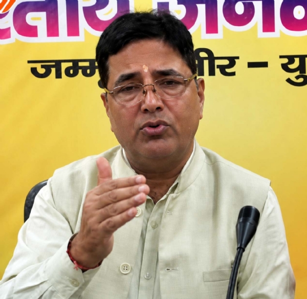 पीओजेके में प्रदर्शनकारियों पर कार्रवाई मानवाधिकारों का गंभीर उल्लंघन: गिरधारी लाल रैना पीओजेके में प्रदर्शनकारियों पर कार्रवाई मानवाधिकारों का गंभीर उल्लंघन: गिरधारी लाल रैना
