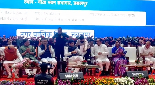 मुख्यमंत्री ने जबलपुर को दी विकास की सौगातें, मुख्यमंत्री ने जबलपुर को दी विकास की सौगातें,