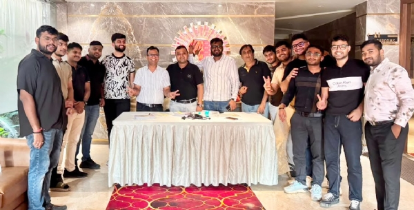 बैेठक में शामिल मारवाडी मंच के सदस्य पदाधिकारियों की तस्वीर बैेठक में शामिल मारवाडी मंच के सदस्य पदाधिकारियों की तस्वीर