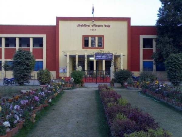 आईटीआई पांडु नगर की फ़ाइल फोटो आईटीआई पांडु नगर की फ़ाइल फोटो