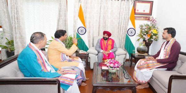राज्यपाल से विभिन्न प्रतिनिधिमंडलों ने की शिष्टाचार भेंट, संस्कृत संरक्षण और उच्च शिक्षा पर चर्चा