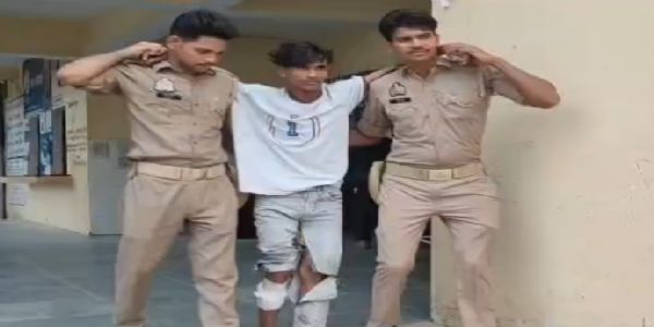 युवक की चाकू से गोदकर हत्या, पुलिस हिरासत से भागने का प्रयास करने वाले आरोपित के पैर में लगी गोली