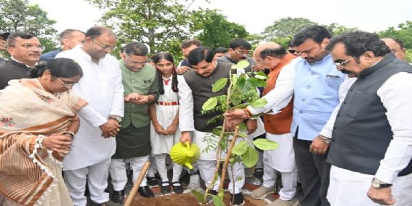 मप्रः मुख्यमंत्री ने जबलपुर के डुमना नेचर से किया कैच द रेन अभियान का शुभारंभ