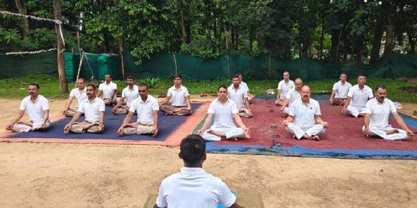 एसएसबी जवानों ने किया योगाभ्यास, फिटनेस और मानसिक स्वास्थ्य पर जोर