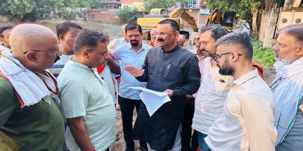 वाराणसी में पर्यटन केंद्र के रूप में विकसित होगी ककरमत्ता पोखरी, आकर्षक लाइटें और फव्वारे बढ़ाएंगे सौंदर्य