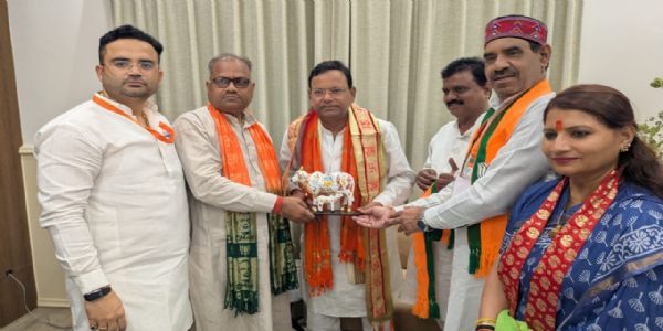 हर घर तिरंगा अभियान को लेकर भाजपा प्रदेश अध्यक्ष से मिले जिलाध्यक्ष अनिल दीक्षित