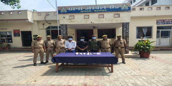 पुलिस पर फायरिंग करने वाले तीन शातिर बदमाश गिरफ्तार