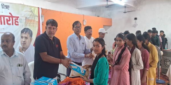 सारठ में 600 मेधावी छात्र-छात्राओं का सम्मान, पूर्व कृषि मंत्री ने मेडिकल-इंजीनियरिंग कॉलेज खोलने का दोहराया संकल्प