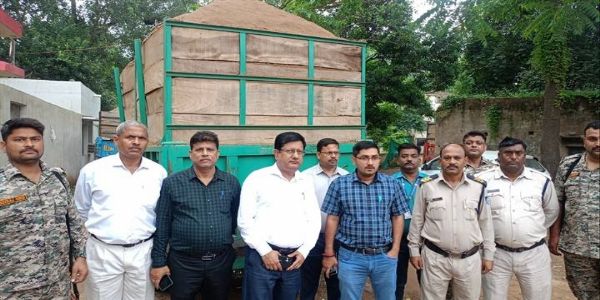 ग्वालियरः रेत के अवैध परिवहन के खिलाफ कार्रवाई, चार वाहन जप्त