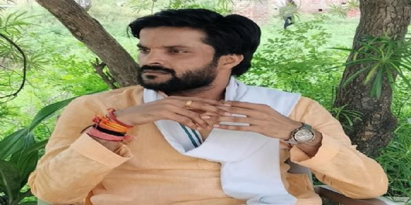 साधु-संतों के वेश में प्रदर्शन पर भाजपा नेता ने भेजा विधिक नोटिस, माफी न मांगने पर कानूनी कार्रवाई की चेतावनी
