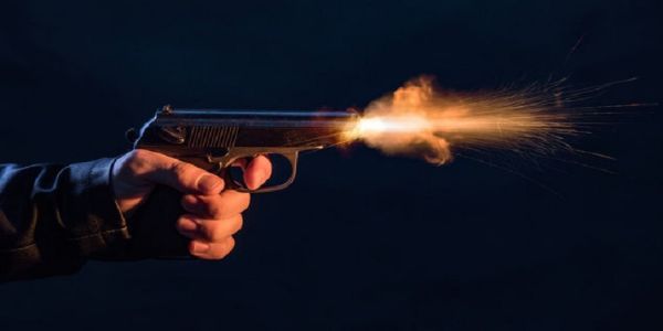 नुमलीगढ़ में वन विभाग की गोलीबारी, तीन कथित बालू माफिया घायल