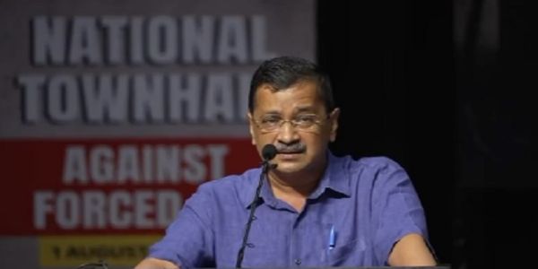 शुद्ध पेट्रोल का विकल्प नहीं मिला तो 4 अगस्त को पीएम आवास तक मार्च: केजरीवाल