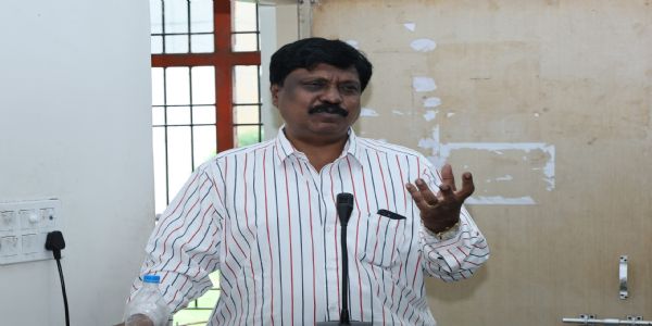 ग्राउंड रिपोर्टिंग और स्टूडियो एंकरिंग की दक्षता ही बनाती है सफल टीवी पत्रकार : प्रो. मनुकोण्डा रवीन्द्रनाथ
