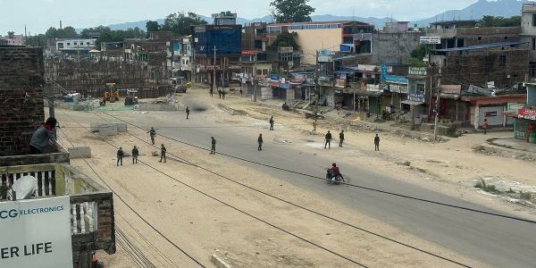 नेपाल के संकटग्रस्त क्षेत्रों से हटाया गया कर्फ्यू, निषेधाज्ञा जारी