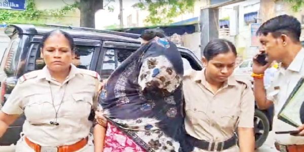 झारखंड से गिरफ्तार महिला झारखंड से गिरफ्तार महिला