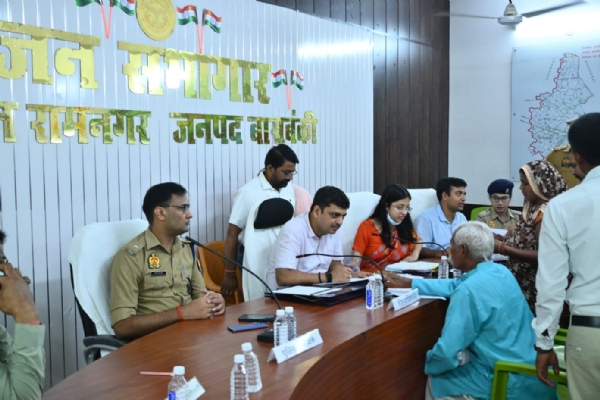 फरियाद सुनते डीएम एसपी फरियाद सुनते डीएम एसपी