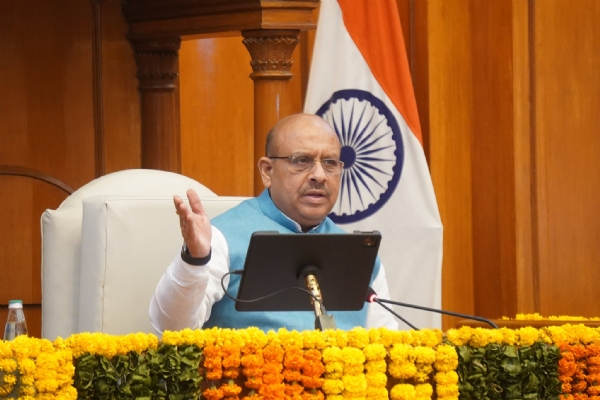 दिल्ली विधानसभा अध्यक्ष विजेंद्र गुप्ता मानसून सत्र के द्वितीय दिन सदन की कार्यवाही का संचालन करते हुए। दिल्ली विधानसभा अध्यक्ष विजेंद्र गुप्ता मानसून सत्र के द्वितीय दिन सदन की कार्यवाही का संचालन करते हुए।