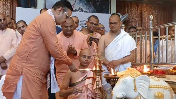 गुप्त वृंदावन धाम में सीएम ने किया राधा-श्याम सुंदर विग्रह के लिए शिला पूजन गुप्त वृंदावन धाम में सीएम ने किया राधा-श्याम सुंदर विग्रह के लिए शिला पूजन
