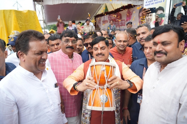 मुख्यमंत्री जबलपुर में कांवड़ यात्रा में हुए शामिल