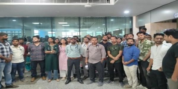 छपरा मेडिकल कॉलेज के जूनियर डॉक्टर हड़ताल पर, ओपीडी सेवा बाधित