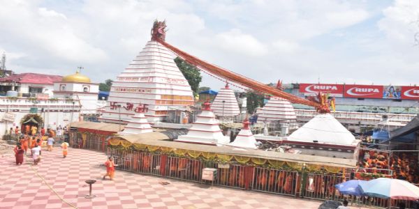 बासुकीनाथ धाम में दूसरी सोमवारी को उमड़ी कावंरिया श्रद्धांलुओं की भीड़
