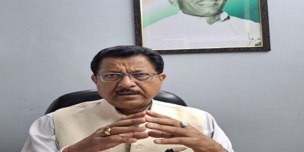 खड़गे के दौरे की सफलता से भाजपा बौखलाई : सूर्यकांत धस्माना