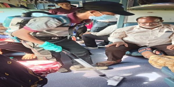 सद्भावना एक्सप्रेस में अब और बेहतर होगी सफाई व्यवस्था
