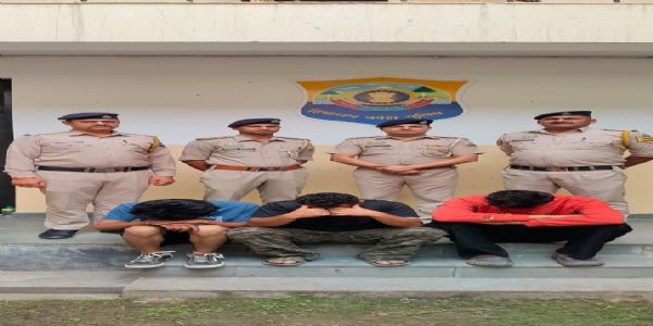 किराए के कमरे से चिट्टा बरामद, तीन गिरफ्तार