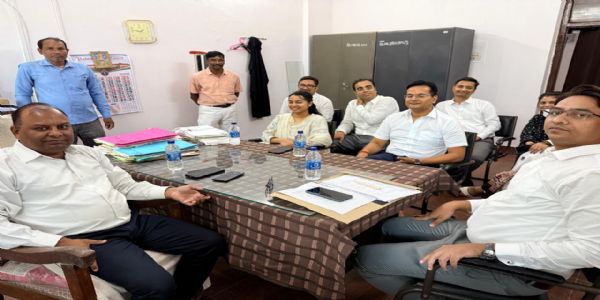 राष्ट्रीय लोक अदालत की तैयारियों को लेकर न्यायिक पदाधिकारियों के साथ बैठक